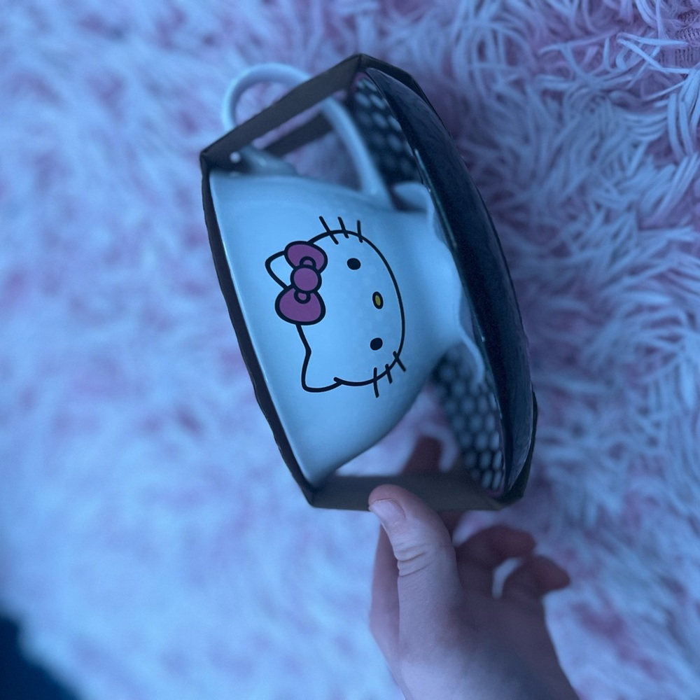 Hello Kitty Tea Cup And Saucer Set🩷